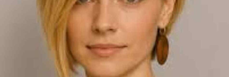 10-Short-Hair-Cut-Styles-with-Photo-Guide-in-June-2025