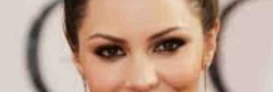 Try These 10 Topknot Styles with Photo Guide in June 2025